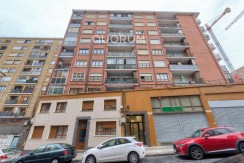 Piso En PERFECTO Estado De 2 Dormitorios Con Ascensor Cota Cero y Balcón En Zona Pozokoetxe
