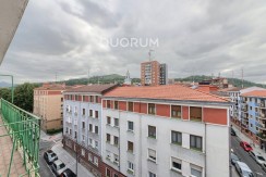 Piso Exterior y Luminoso Para Entrar a Vivir De 2 Dormitorios Con Balcón y Ascensor Cota Cero En Zona Centro