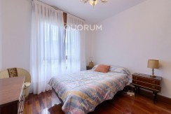 Piso MUY Luminoso De 3 Dormitorios Con Ascensor Cota Cero, Amplia Terraza, Trastero y Parking en Zona Basozelai