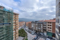 Piso MUY Luminoso De 3 Dormitorios Con Ascensor Cota Cero, Amplia Terraza, Trastero y Parking en Zona Basozelai