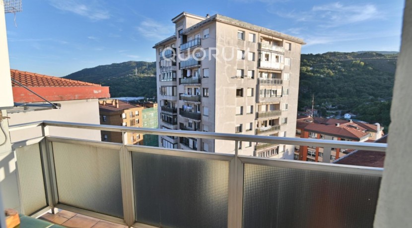 Piso Reformado De 2 Habitaciones Con Terraza En Ortuella