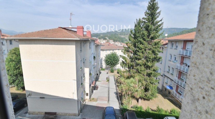 Piso Reformado De 2 Habitaciones En Tximelarre Goikoa