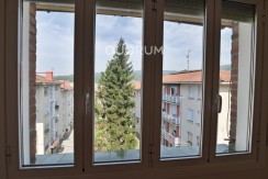 Piso Reformado De 2 Habitaciones En Tximelarre Goikoa