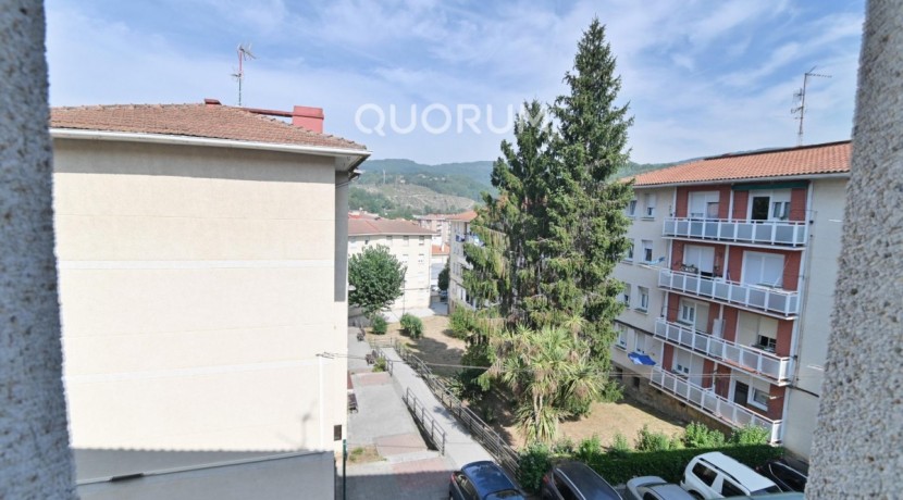Piso Reformado De 2 Habitaciones En Tximelarre Goikoa