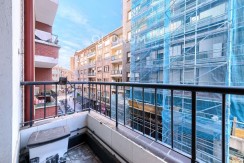 Piso TOTALMENTE EXTERIOR De 2 Dormitorios Con Ascensor y Balcón y Garaje Opcional En Zona Ariz