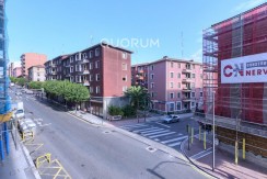 Piso TOTALMENTE EXTERIOR De 2 Dormitorios Con Ascensor y Balcón y Garaje Opcional En Zona Ariz
