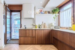Preciosa Vivienda Reformada De 2 Dorm. De Orientación Sur Con Balcón y Ascensor En Zona Centro