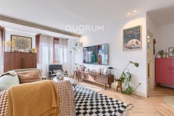 Preciosa Vivienda Reformada De 2 Dorm. De Orientación Sur Con Balcón y Ascensor En Zona Centro
