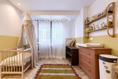 Preciosa Vivienda Reformada De 2 Dorm. De Orientación Sur Con Balcón y Ascensor En Zona Centro