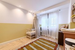 Preciosa Vivienda Reformada De 2 Dorm. De Orientación Sur Con Balcón y Ascensor En Zona Centro