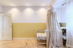 Preciosa Vivienda Reformada De 2 Dorm. De Orientación Sur Con Balcón y Ascensor En Zona Centro