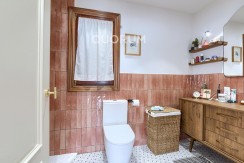 Preciosa Vivienda Reformada De 2 Dorm. De Orientación Sur Con Balcón y Ascensor En Zona Centro