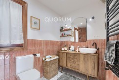 Preciosa Vivienda Reformada De 2 Dorm. De Orientación Sur Con Balcón y Ascensor En Zona Centro