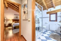 Precioso Adosado Reformado De 3 Dormitorios Con Terraza y Terreno En Zona San Miguel
