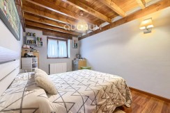 Precioso Adosado Reformado De 3 Dormitorios Con Terraza y Terreno En Zona San Miguel
