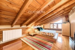 Precioso Adosado Reformado De 3 Dormitorios Con Terraza y Terreno En Zona San Miguel