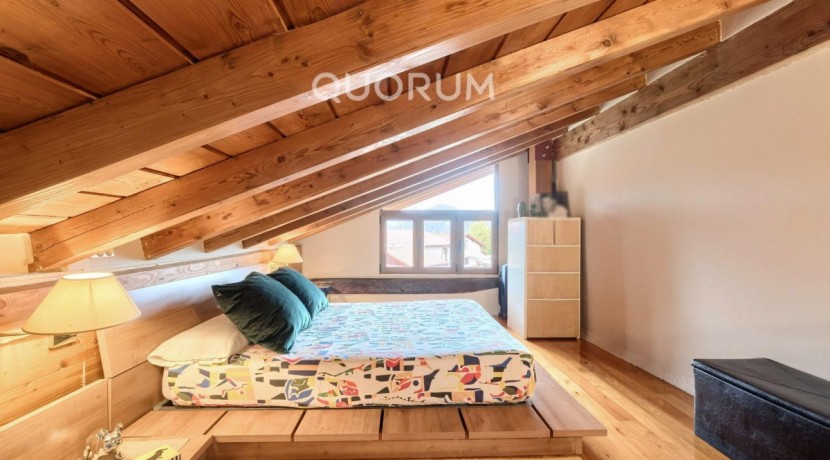 Precioso Adosado Reformado De 3 Dormitorios Con Terraza y Terreno En Zona San Miguel