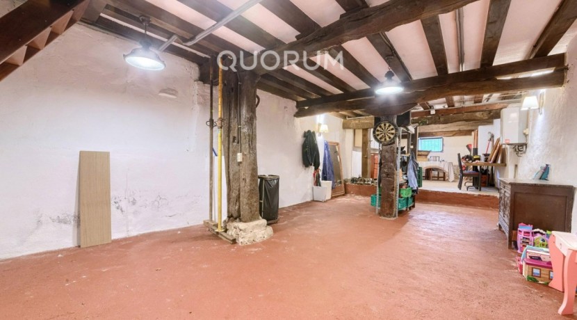 Precioso Adosado Reformado De 3 Dormitorios Con Terraza y Terreno En Zona San Miguel