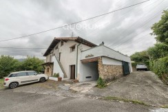 Precioso Adosado Reformado De 3 Dormitorios Con Terraza y Terreno En Zona San Miguel
