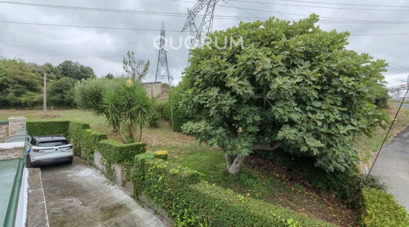 Precioso Adosado Reformado De 3 Dormitorios Con Terraza y Terreno En Zona San Miguel