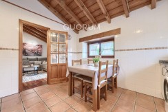 Precioso Adosado Reformado De 3 Dormitorios Con Terraza y Terreno En Zona San Miguel