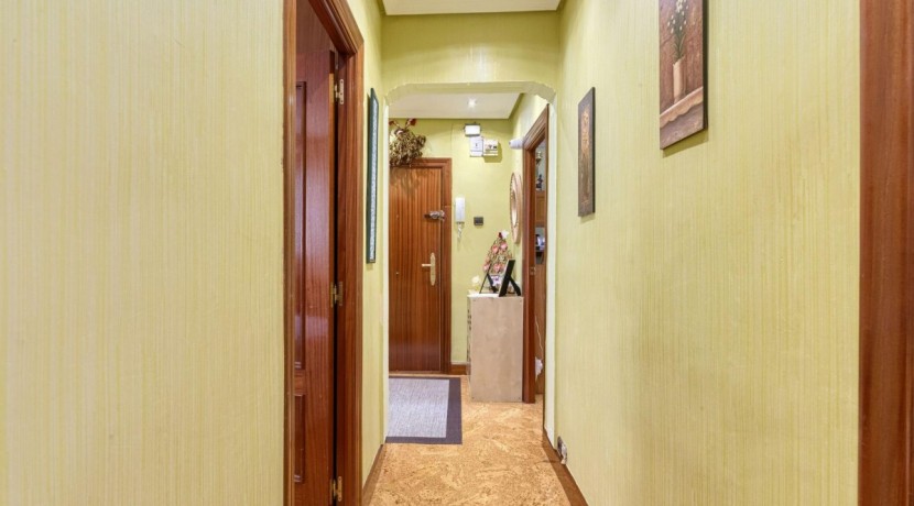 Precioso Piso Ubicado Cerca De Cruces Con 3 Habitaciones y Terraza