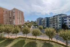 Precioso Piso Ubicado Cerca De Cruces Con 3 Habitaciones y Terraza