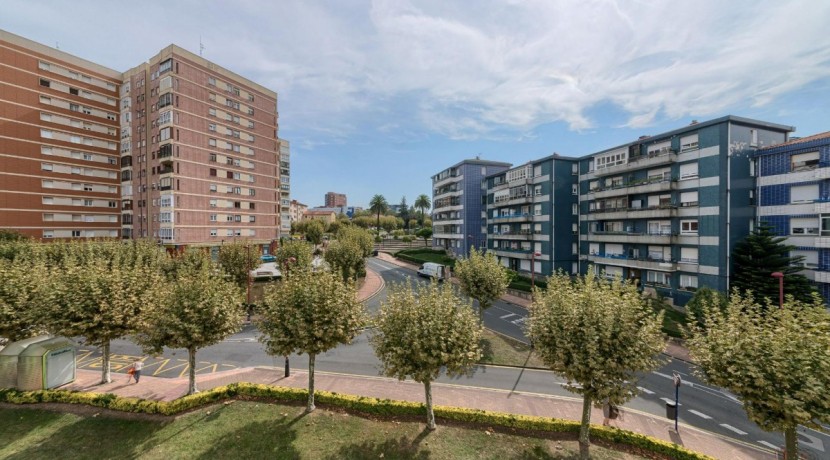 Precioso Piso Ubicado Cerca De Cruces Con 3 Habitaciones y Terraza