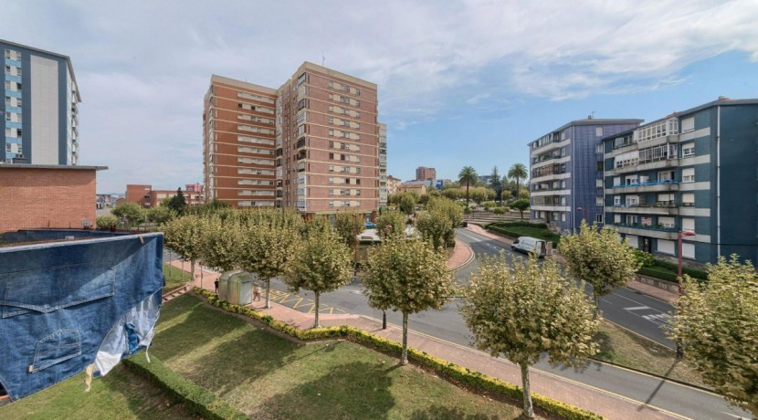 Precioso Piso Ubicado Cerca De Cruces Con 3 Habitaciones y Terraza