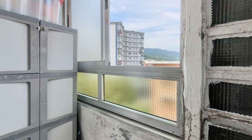 Precioso Piso Ubicado Cerca De Cruces Con 3 Habitaciones y Terraza