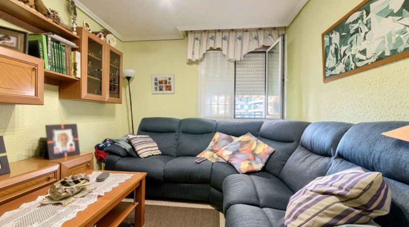 Precioso Piso Ubicado Cerca De Cruces Con 3 Habitaciones y Terraza