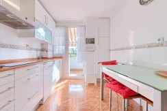 Precioso Piso Ubicado Cerca De Cruces Con 3 Habitaciones y Terraza