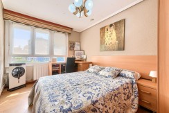 Precioso Piso Ubicado Cerca De Cruces Con 3 Habitaciones y Terraza