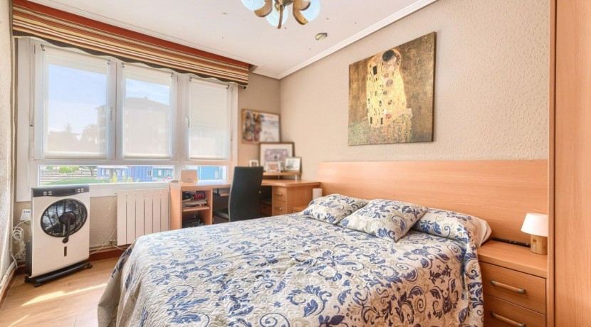 Precioso Piso Ubicado Cerca De Cruces Con 3 Habitaciones y Terraza