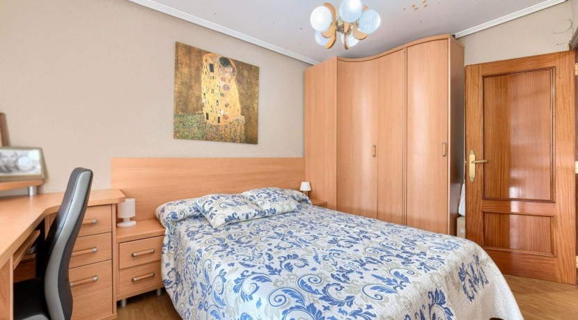 Precioso Piso Ubicado Cerca De Cruces Con 3 Habitaciones y Terraza