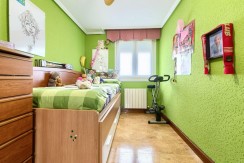 Precioso Piso Ubicado Cerca De Cruces Con 3 Habitaciones y Terraza