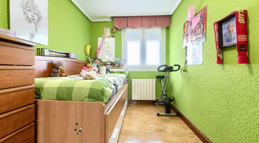 Precioso Piso Ubicado Cerca De Cruces Con 3 Habitaciones y Terraza