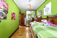 Precioso Piso Ubicado Cerca De Cruces Con 3 Habitaciones y Terraza