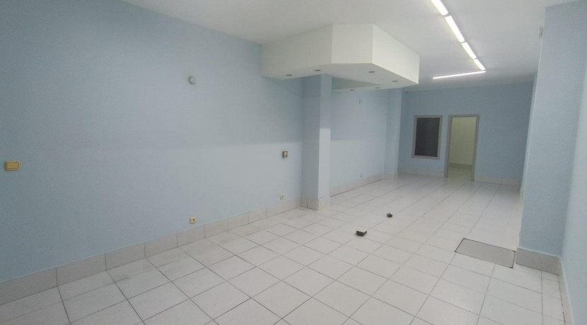 Se Vende Amplio local en Barakaldo Centro Con 80 m2