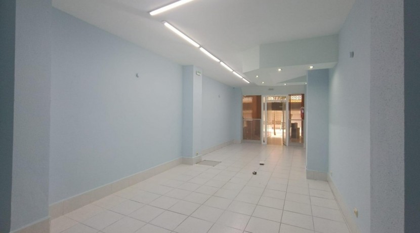 Se Vende Amplio local en Barakaldo Centro Con 80 m2