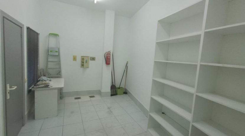 Se Vende Amplio local en Barakaldo Centro Con 80 m2