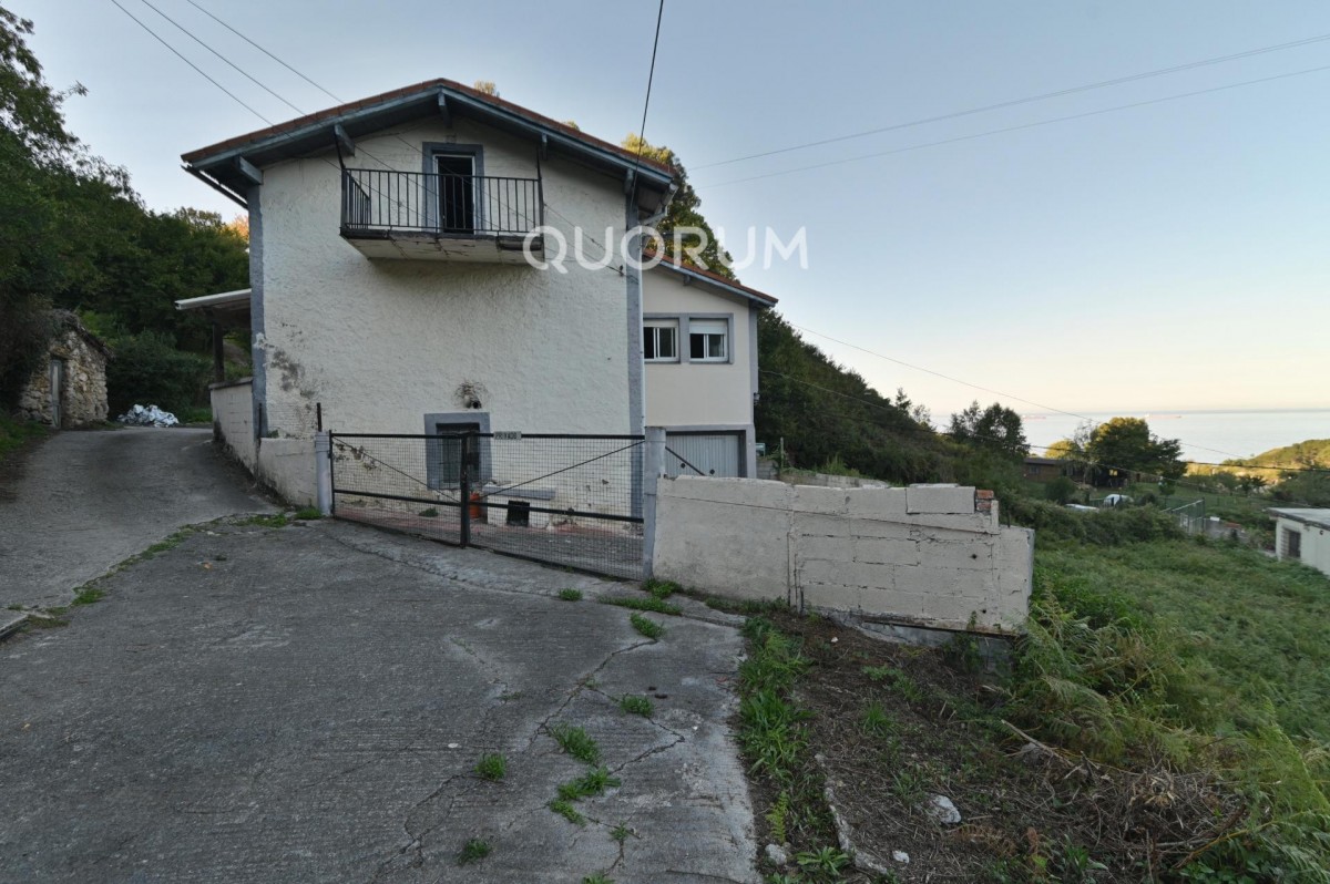 Se Vende Casa En Kobaron Con Preciosas Vistas Al Mar Para Reformar A Tu Gusto