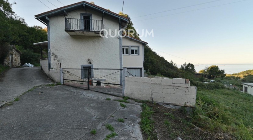 Se Vende Casa En Kobaron Con Preciosas Vistas Al Mar Para Reformar A Tu Gusto