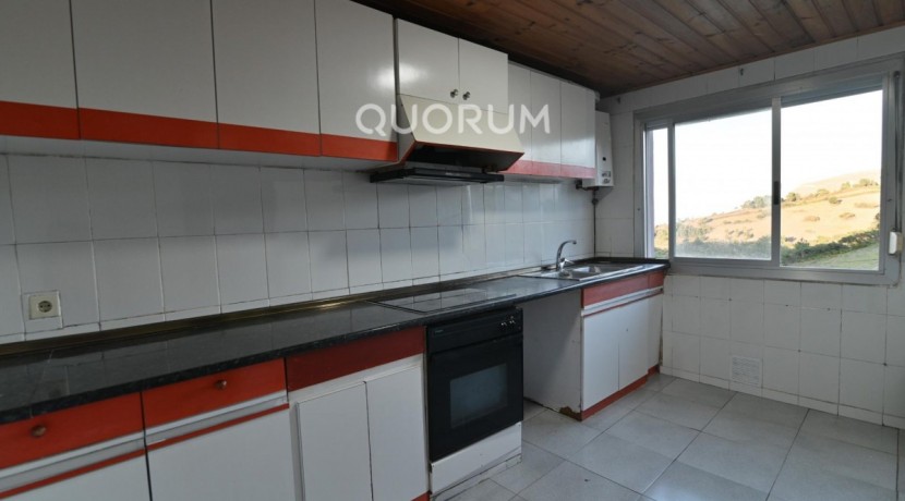 Se Vende Casa En Kobaron Con Preciosas Vistas Al Mar Para Reformar A Tu Gusto