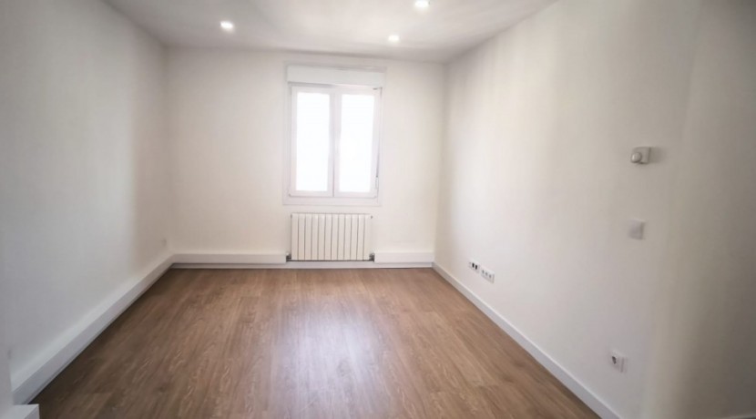 Se Vende Preciosa Vivienda En La Herriko Plaza De 3 Habitaciones Y 2 Baños Completos