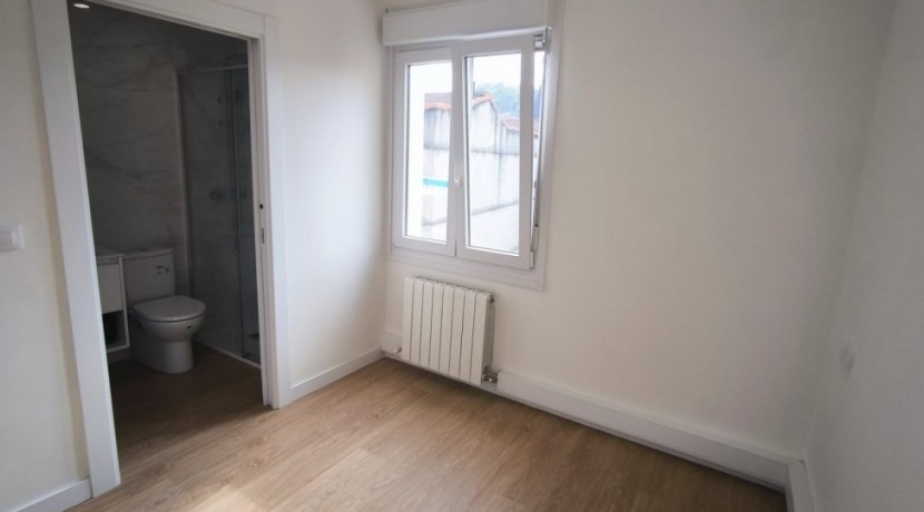 Se Vende Preciosa Vivienda En La Herriko Plaza De 3 Habitaciones Y 2 Baños Completos
