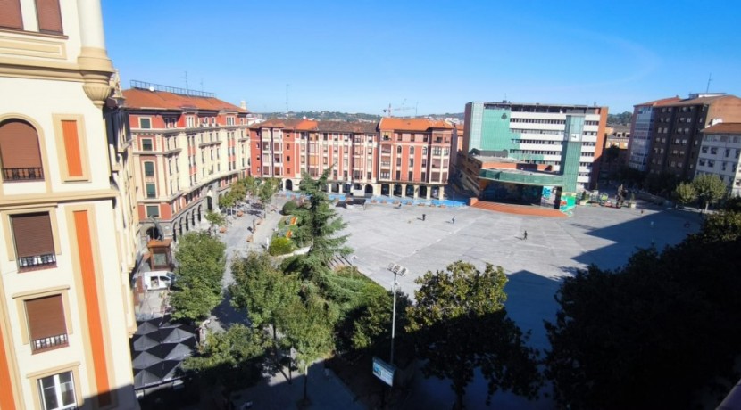 Se Vende Preciosa Vivienda En La Herriko Plaza De 3 Habitaciones Y 2 Baños Completos