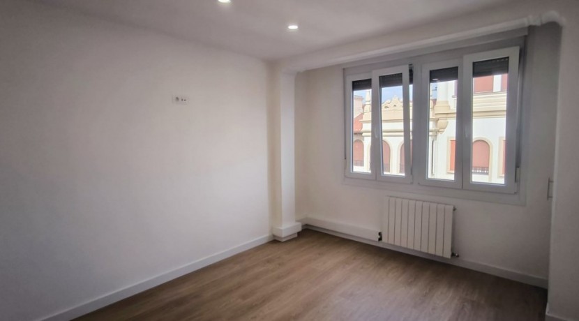 Se Vende Preciosa Vivienda En La Herriko Plaza De 3 Habitaciones Y 2 Baños Completos