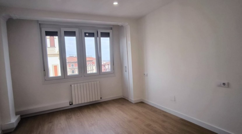 Se Vende Preciosa Vivienda En La Herriko Plaza De 3 Habitaciones Y 2 Baños Completos