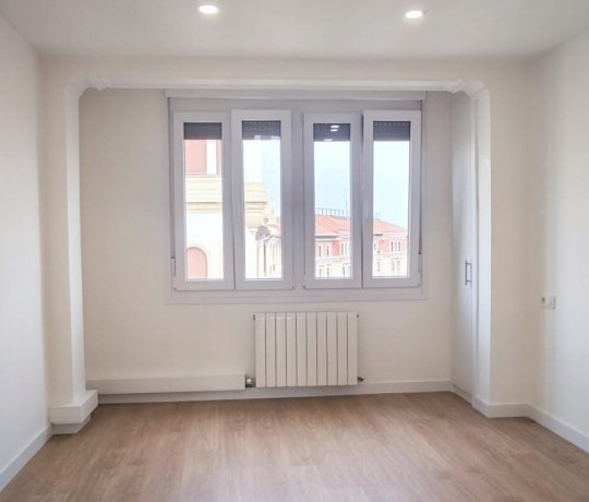 Se Vende Preciosa Vivienda En La Herriko Plaza De 3 Habitaciones Y 2 Baños Completos